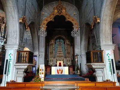 Igrejas e Santuários